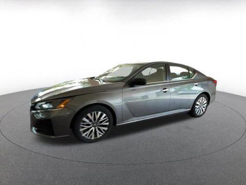 Gun Metallic 2025 Nissan Altima SV FWD