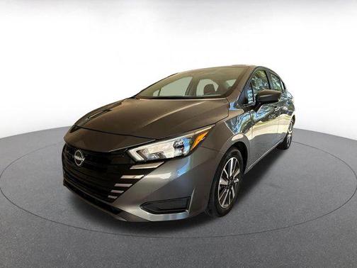 Gun Metallic 2025 Nissan Versa 1.6 SV