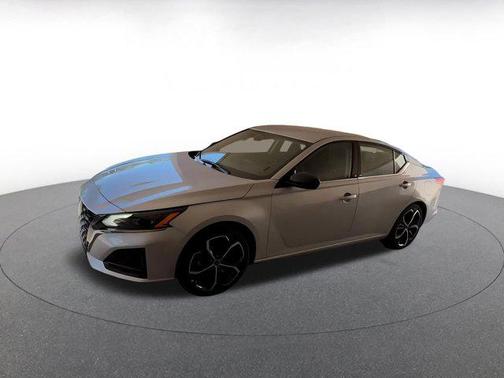 2025 Nissan Altima SR FWD