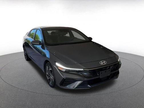 2025 Hyundai ELANTRA SEL