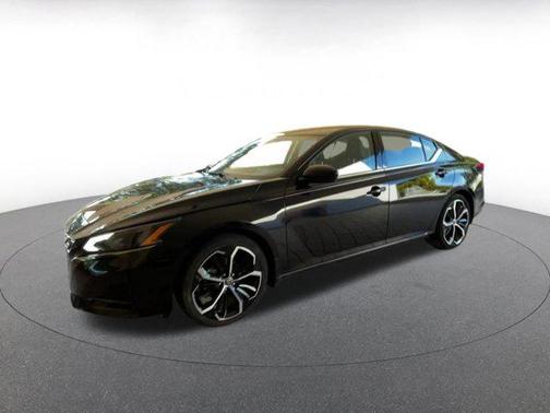 2025 Nissan Altima SR FWD