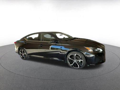 2025 Nissan Altima SR FWD