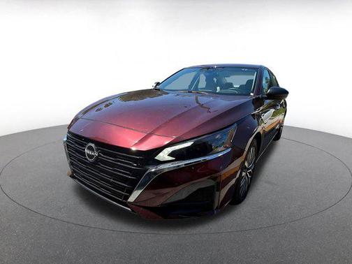 Garnet Pearl Metallic 2025 Nissan Altima SV FWD