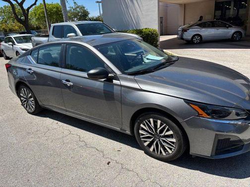 Gun Metallic 2025 Nissan Altima SV FWD