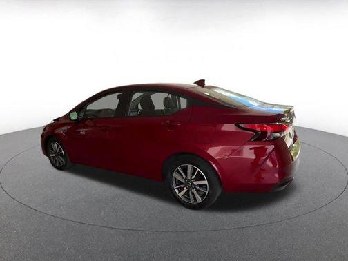 Scarlet Ember Tintcoat 2025 Nissan Versa 1.6 SV