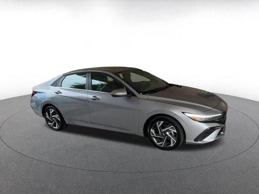 2025 Hyundai ELANTRA SEL