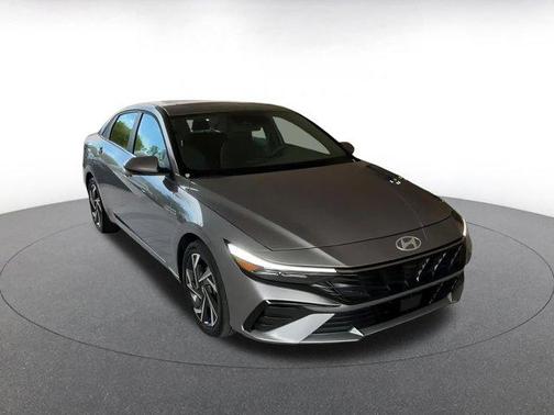 2025 Hyundai ELANTRA SEL