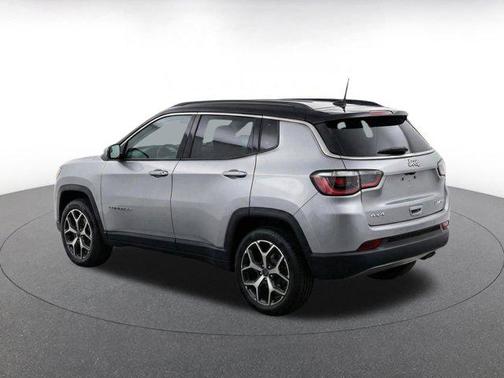 Silver Zynith Metallic Clearcoat 2025 Jeep Compass Limited