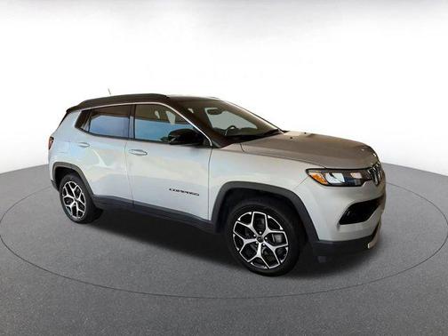 Silver Zynith Metallic Clearcoat 2025 Jeep Compass Limited