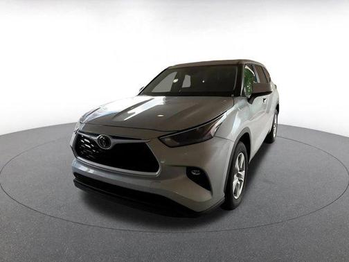 2025 Toyota Highlander LE