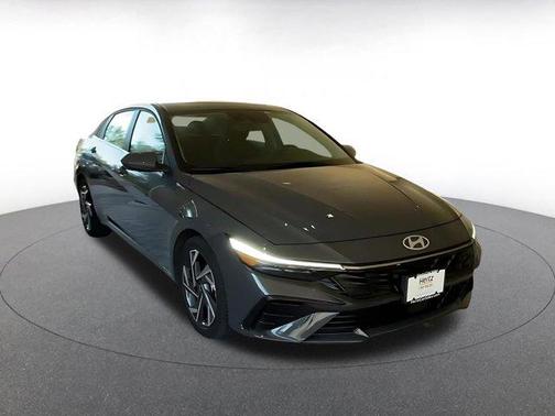 2025 Hyundai ELANTRA SEL