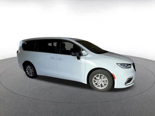 2025 Chrysler Pacifica L