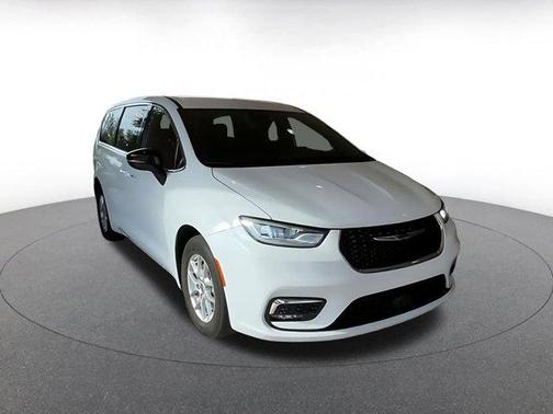 2025 Chrysler Pacifica L