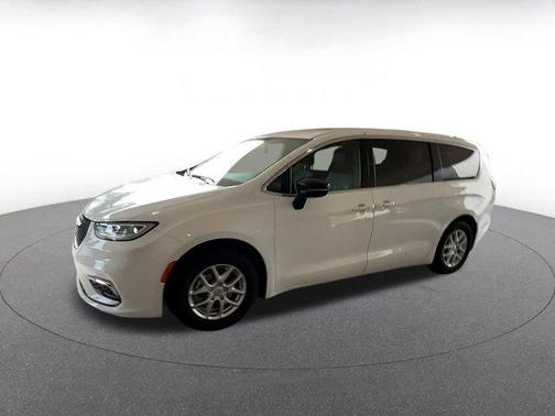 2025 Chrysler Pacifica L