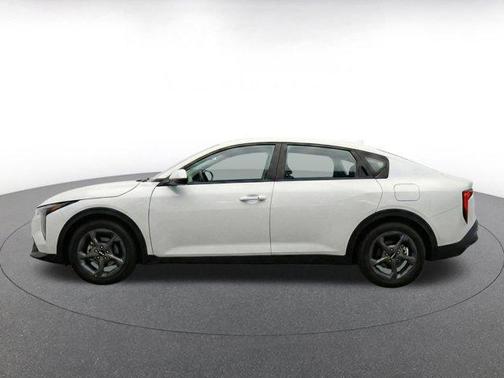 Snow White Pearl 2025 Kia K4 LXS