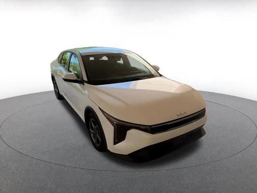 Snow White Pearl 2025 Kia K4 LXS