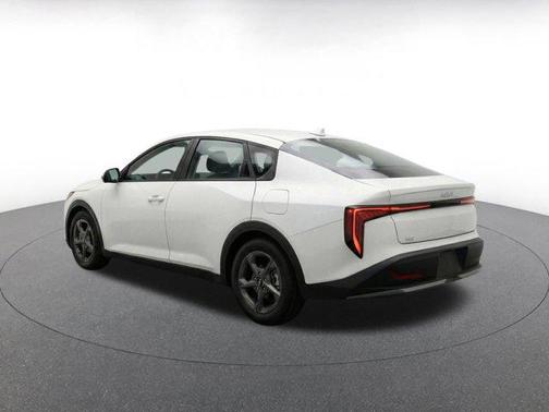 Snow White Pearl 2025 Kia K4 LXS