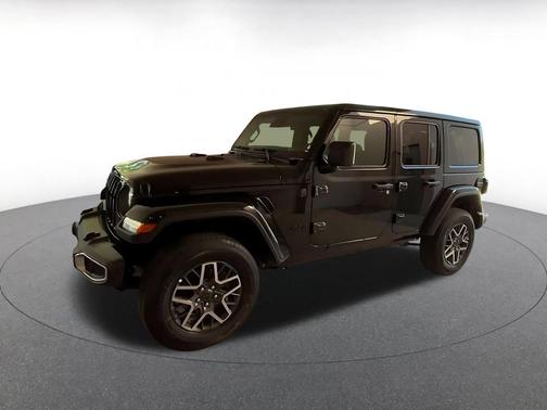 Black Clearcoat 2025 Jeep Wrangler 4-Door Sahara 4x4