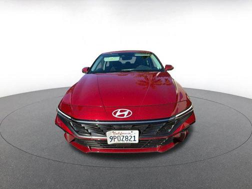 2025 Hyundai ELANTRA SEL