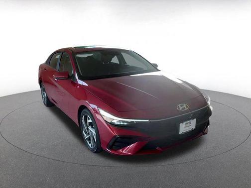 2025 Hyundai ELANTRA SEL