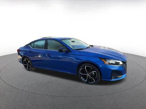 2025 Nissan Altima SR FWD