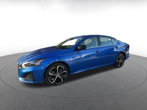 2025 Nissan Altima SR FWD