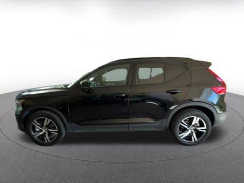 2024 Volvo XC40 CORE