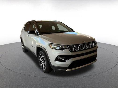Silver Zynith Metallic Clearcoat 2025 Jeep Compass Limited