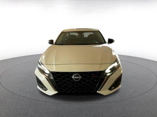 2025 Nissan Altima SR FWD