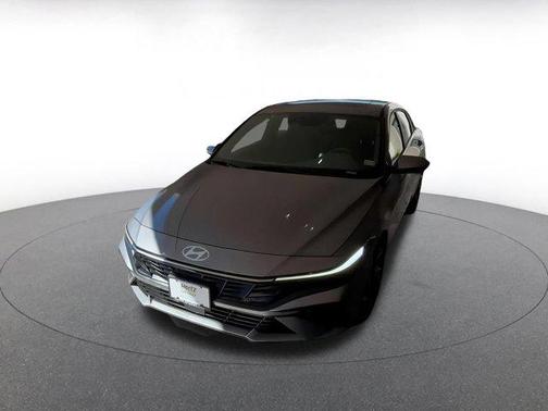 2025 Hyundai ELANTRA SEL