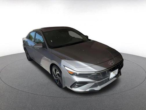 2025 Hyundai ELANTRA SEL