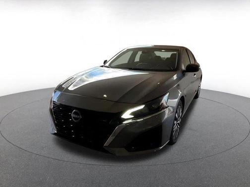 Gun Metallic 2025 Nissan Altima SV FWD