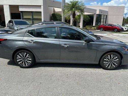 Gun Metallic 2025 Nissan Altima SV FWD