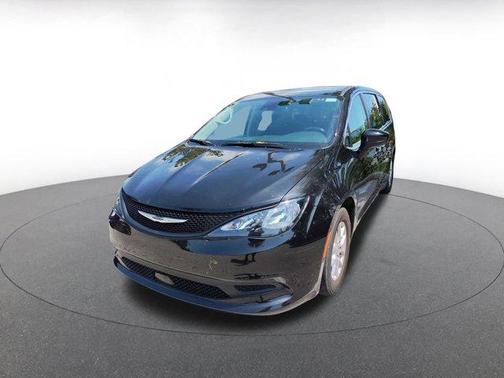 2024 Chrysler Voyager LX