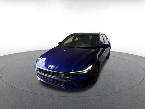 2025 Hyundai ELANTRA SEL