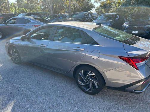 2025 Hyundai ELANTRA HEV Limited