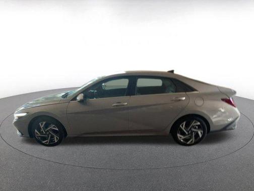 2025 Hyundai ELANTRA HEV Limited