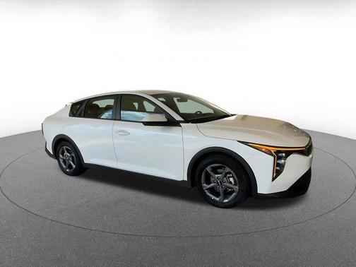 Snow White Pearl 2025 Kia K4 LXS