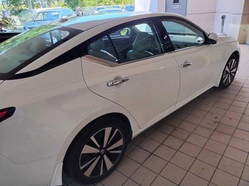 2022 Nissan Altima 2.5 SL