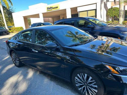 2025 Nissan Altima SV FWD