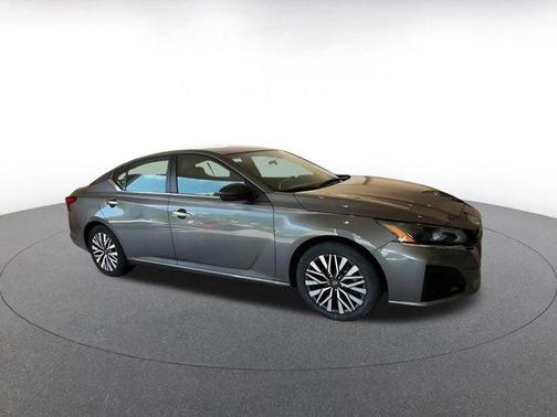 Gun Metallic 2025 Nissan Altima SV FWD