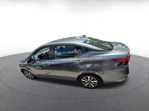 Gun Metallic 2025 Nissan Versa 1.6 SV