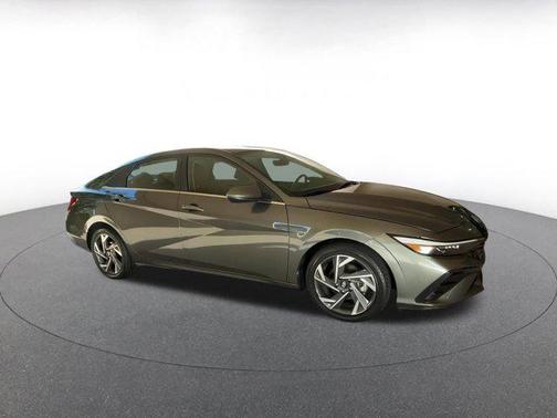 2025 Hyundai ELANTRA SEL