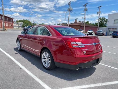 Ruby Red Metallic Tinted Clearcoat 2015 Ford Taurus Limited