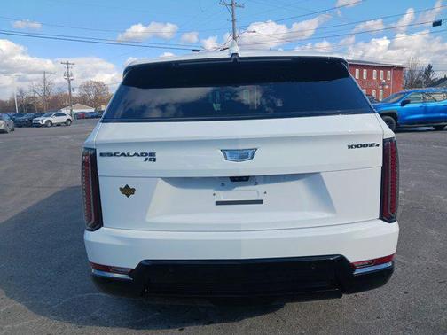 2025 Cadillac Escalade IQ Sport 2