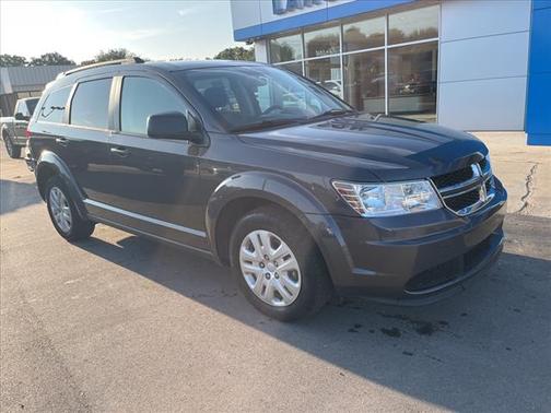 Photo 3 of 33 of 2017 Dodge Journey SE