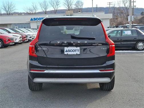 2022 Volvo XC90 T6 Inscription