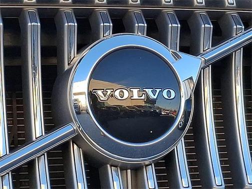 2022 Volvo XC90 T6 Inscription