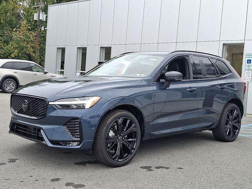 2026 Volvo XC60 B5 Ultra Black Edition