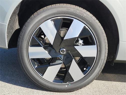 2025 Volvo XC60 Plug-In Hybrid Plus